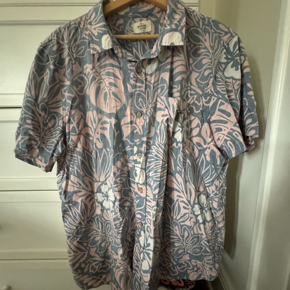 Men’s Marine Layer Short Sleeve Button Down Hawaiian Shirt